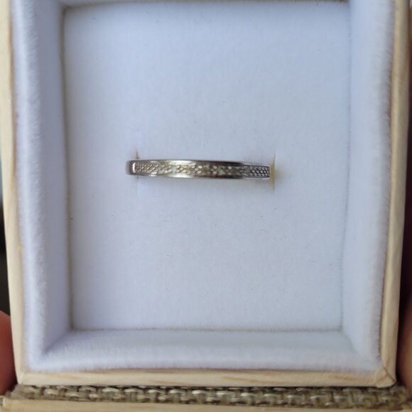 Diamond White Gold Wedding Band 10k Keepsake - Picture 6 of 16